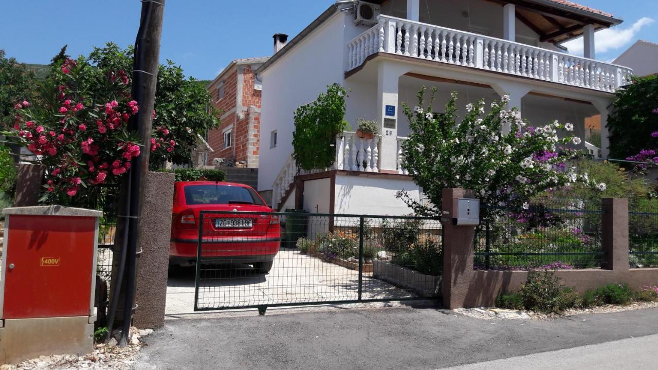 Apartment Ana Gornji Karin Exterior foto