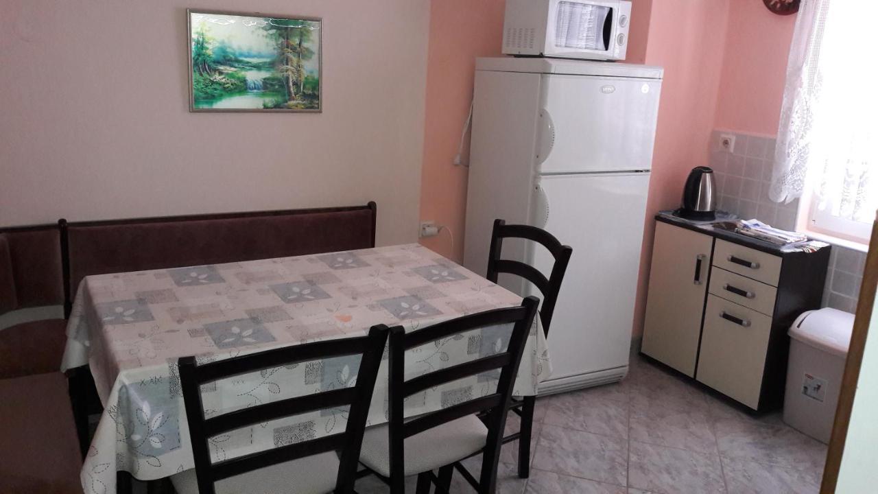 Apartment Ana Gornji Karin Exterior foto